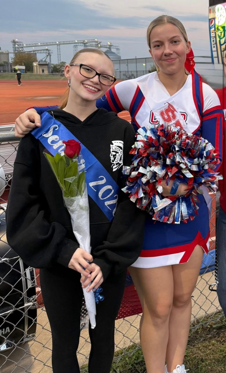 A photo of Rhiannon Walerius '26 (left) and Rianne Lindus '26 (right) together.